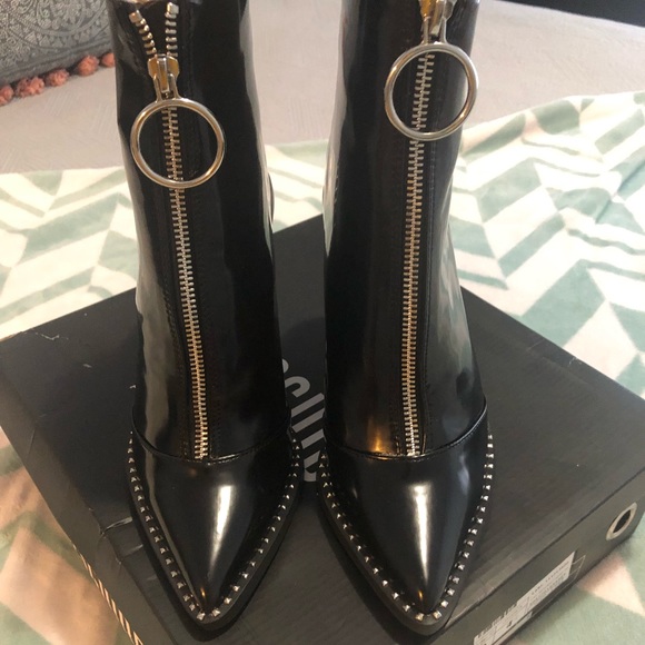 SOLD!!!!Boots - Picture 4 of 5